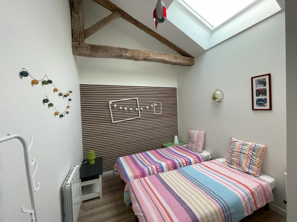 Gite De Charme - 3 Chambres, 5 Lits - De 4 A 7 Personnes Avanton Екстериор снимка